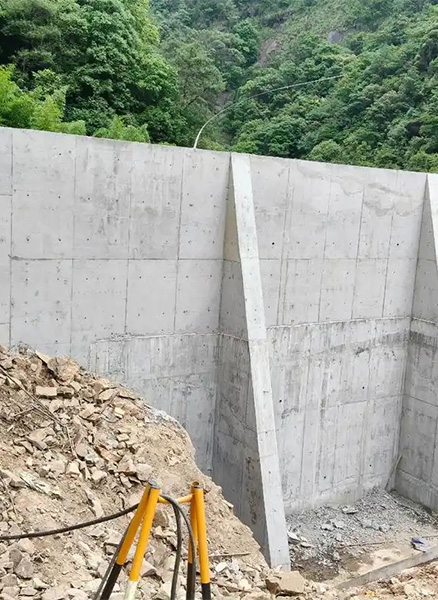 徐州九里区重力式挡土墙